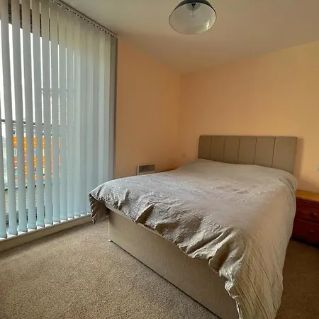 Luxury Apartment *